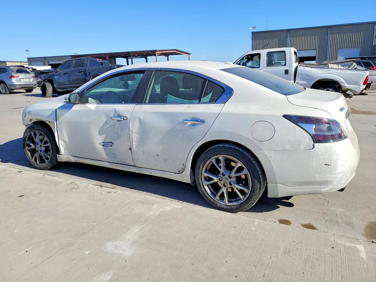 2012 NISSAN Maxima