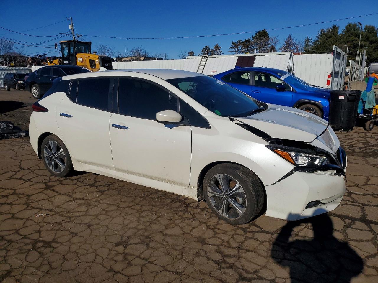 2022 NISSAN LEAF