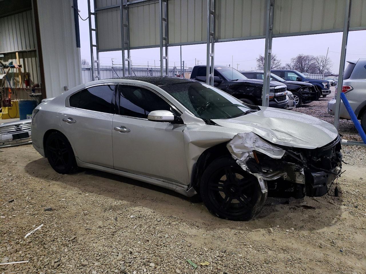2014 NISSAN Maxima