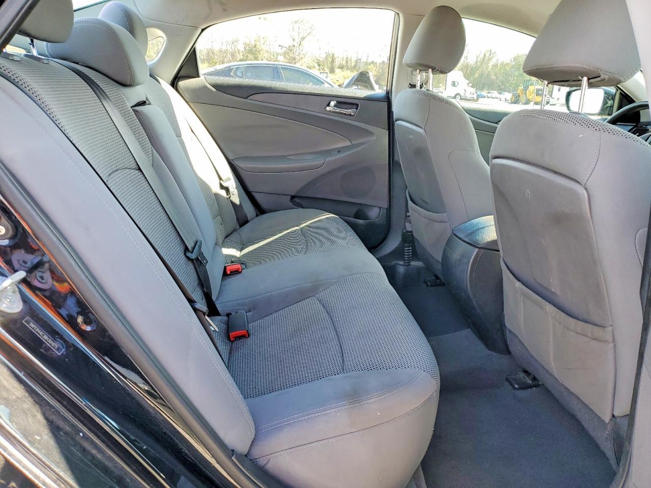 2011 HYUNDAI SONATA