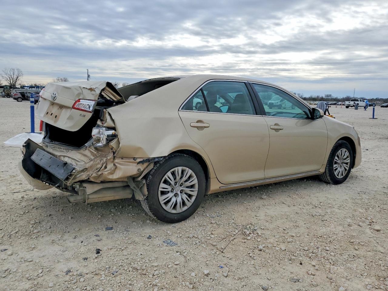 2012 TOYOTA CAMRY