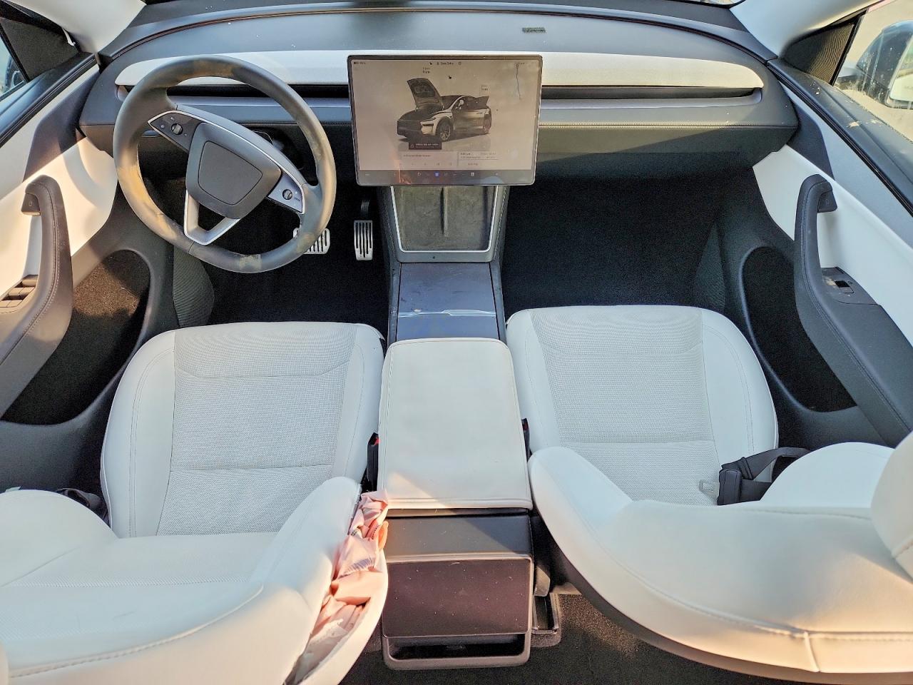 2026 TESLA MODEL Y