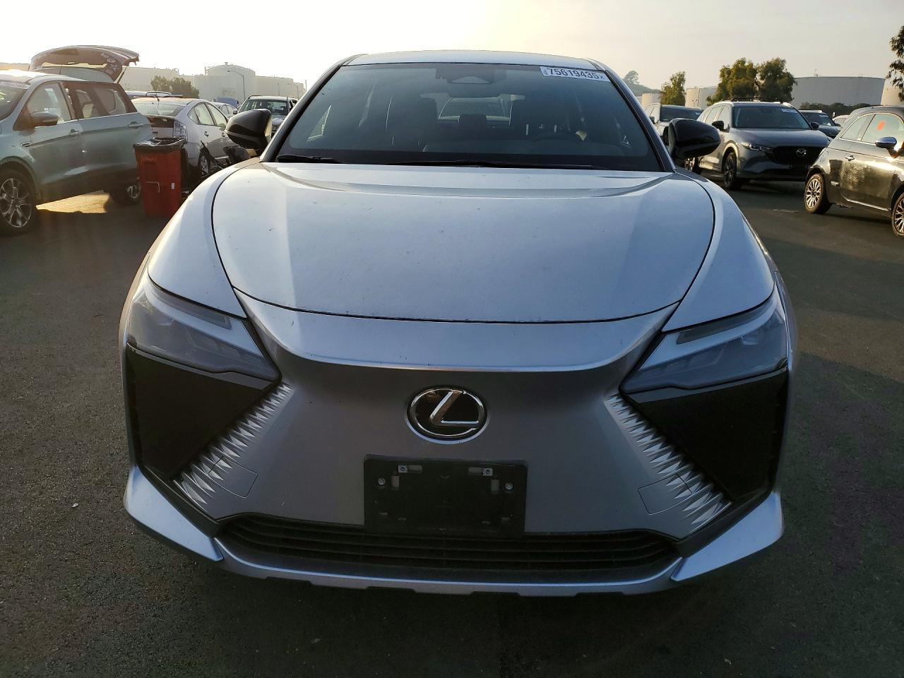 2025 LEXUS Rz 300e