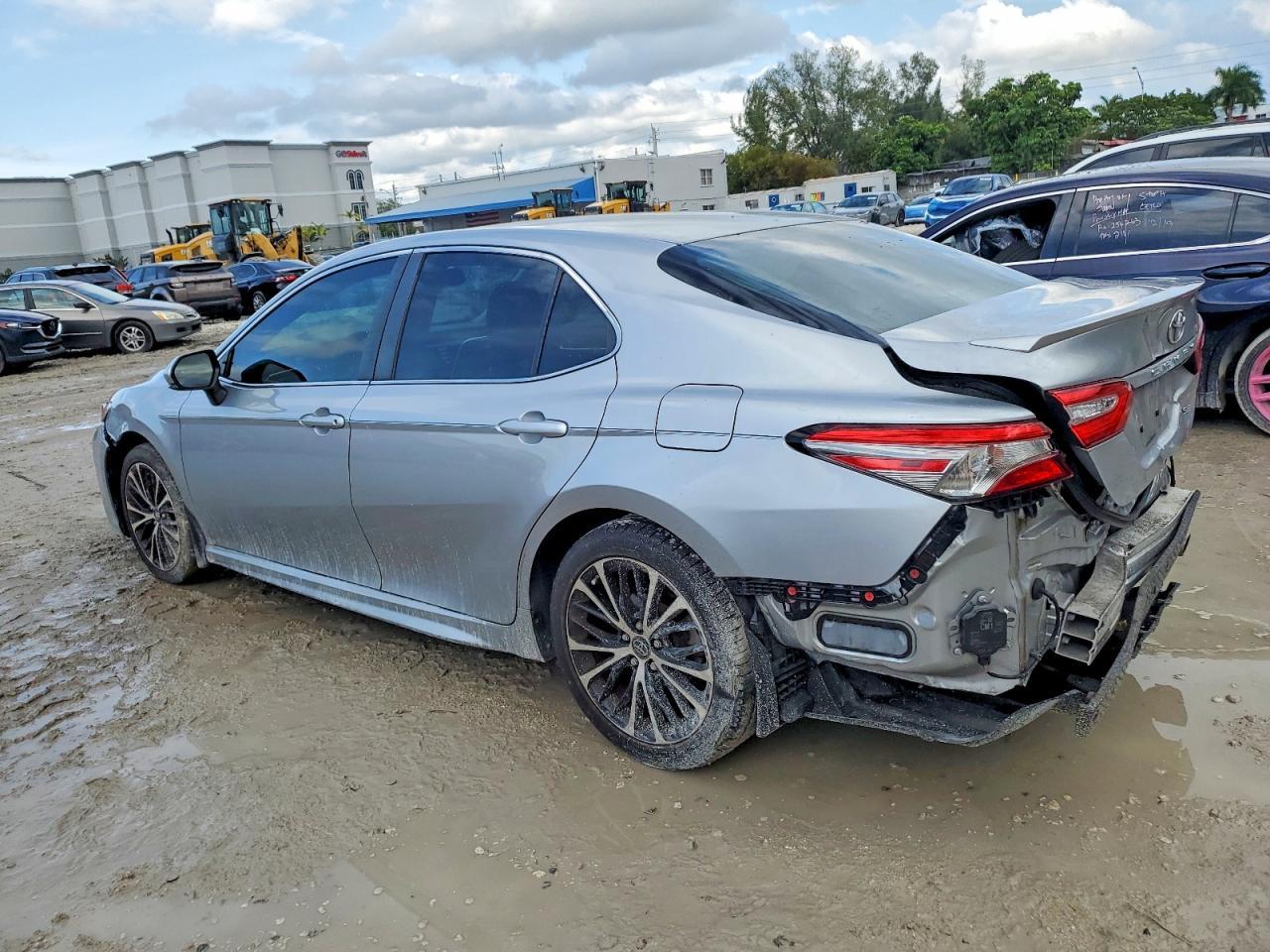 2018 TOYOTA CAMRY