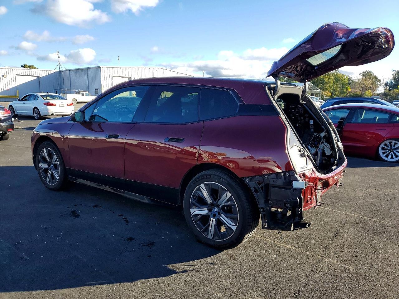 2024 BMW iX