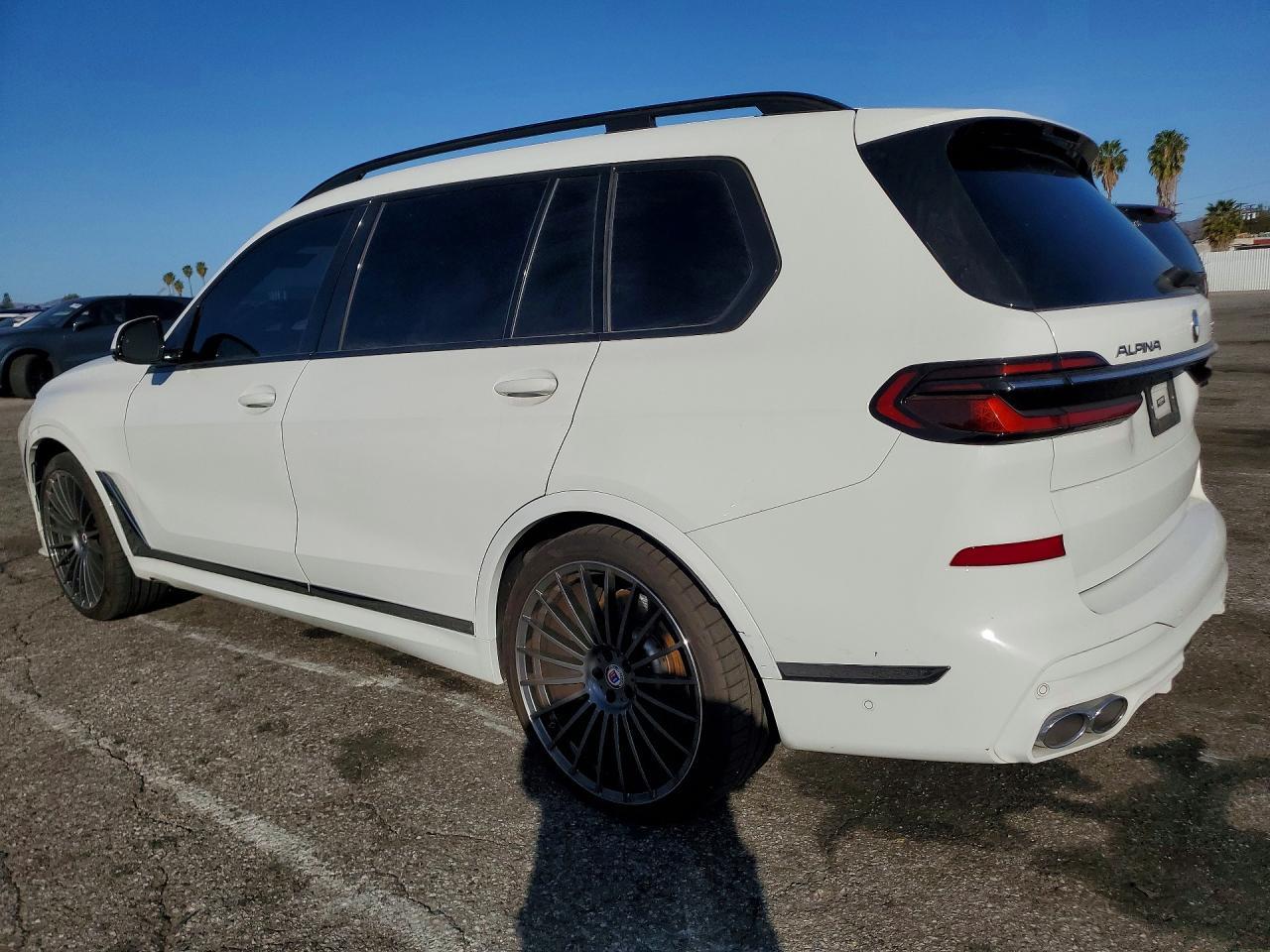 2023 BMW X7