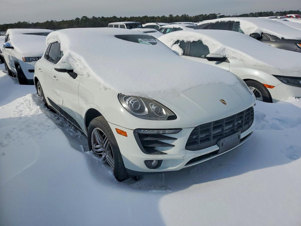 2016 PORSCHE Macan