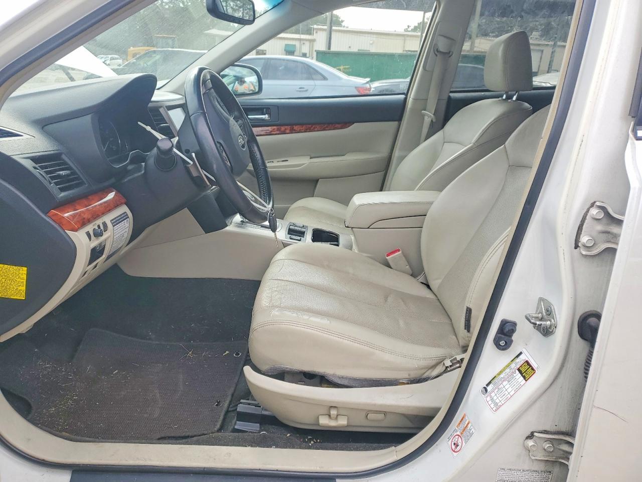 2012 SUBARU Outback