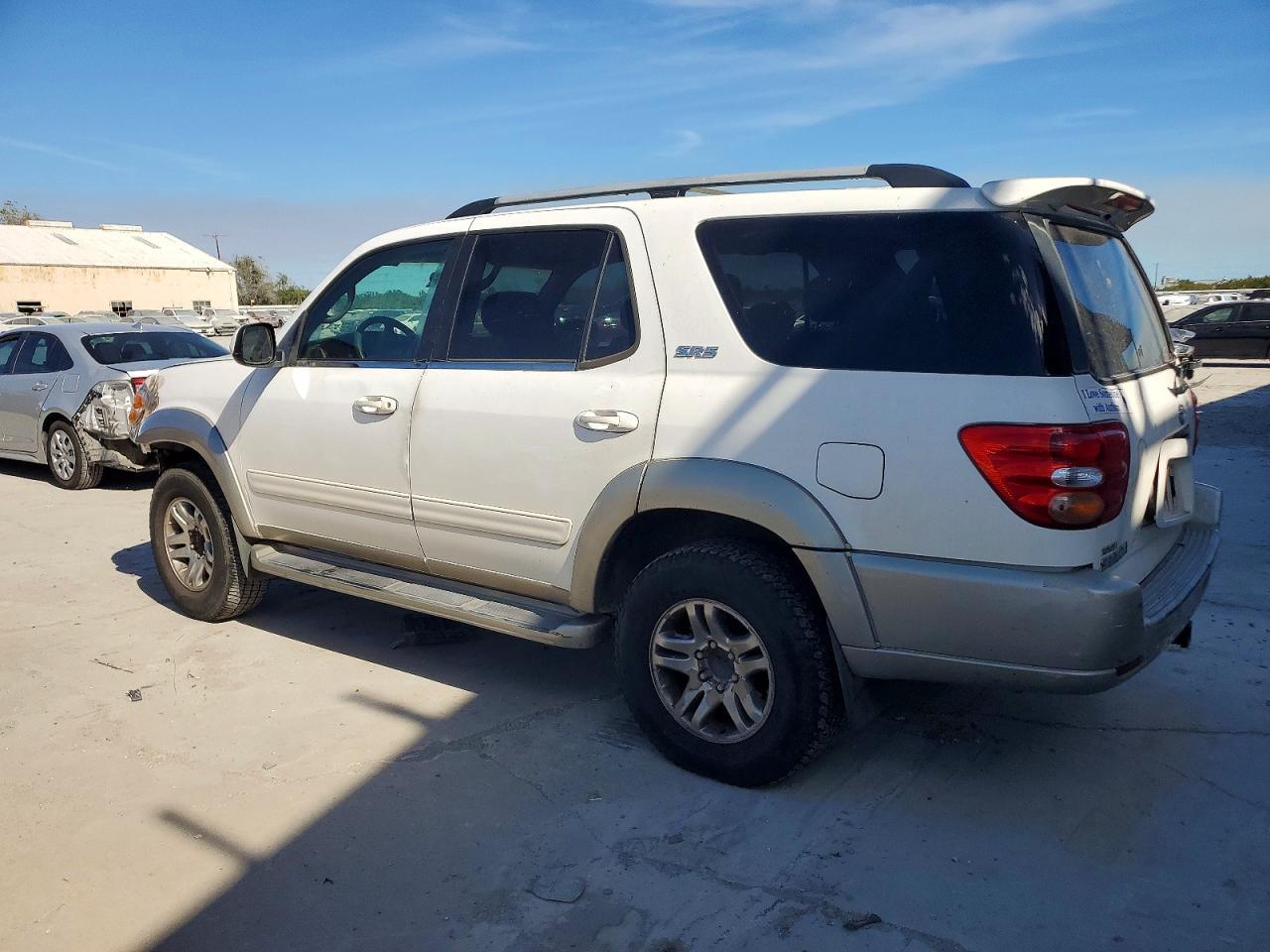 2004 TOYOTA Sequoia