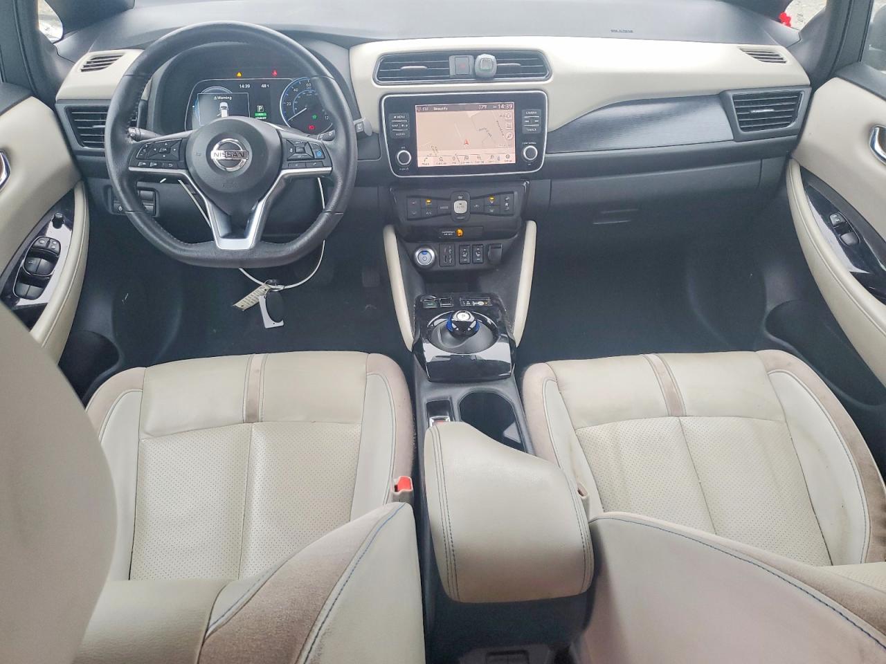 2022 NISSAN LEAF