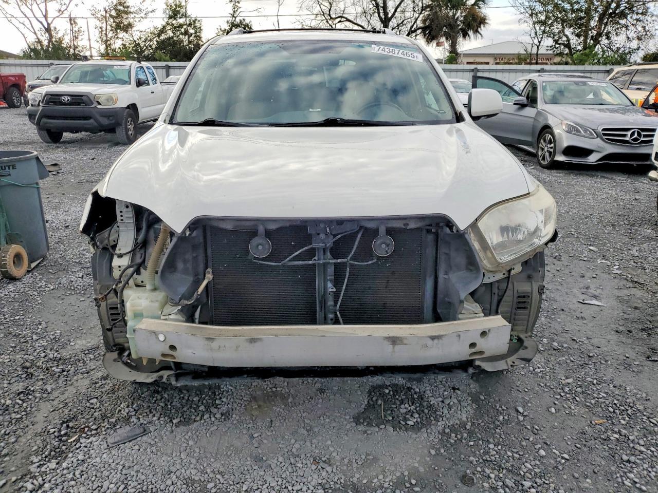 2010 TOYOTA HIGHLANDER