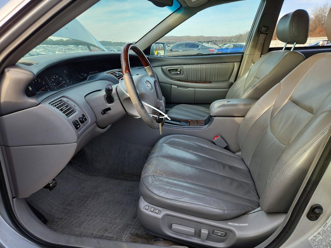 2003 TOYOTA Avalon