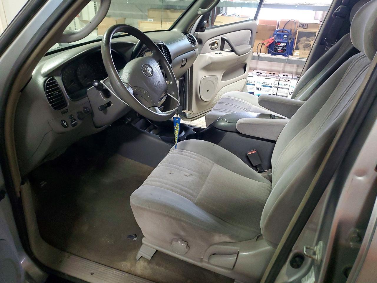 2004 TOYOTA TUNDRA
