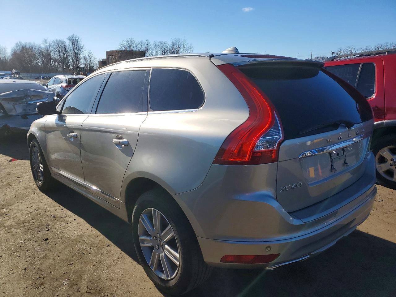 2016 VOLVO XC60