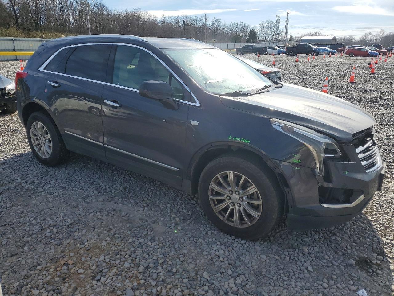 2017 CADILLAC XT5