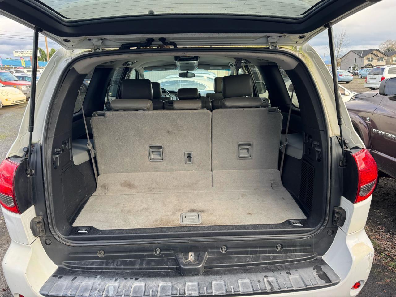 2008 TOYOTA Sequoia