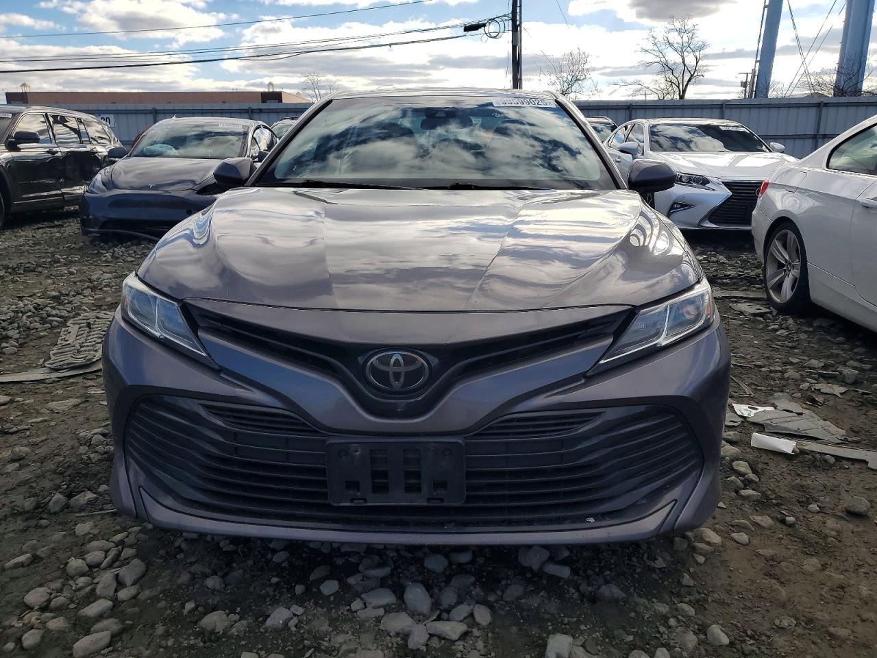 2018 TOYOTA CAMRY