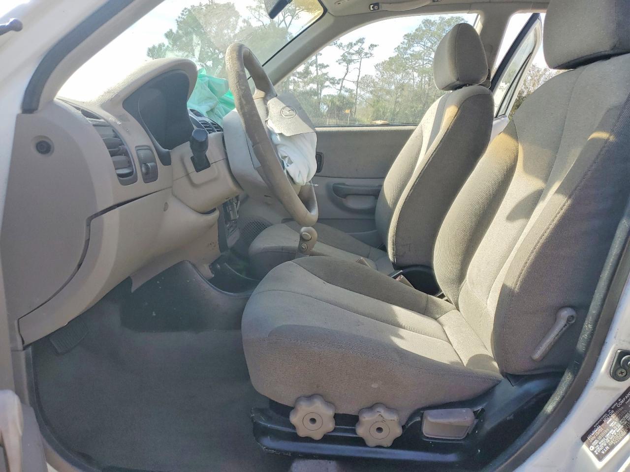 2001 HYUNDAI ACCENT