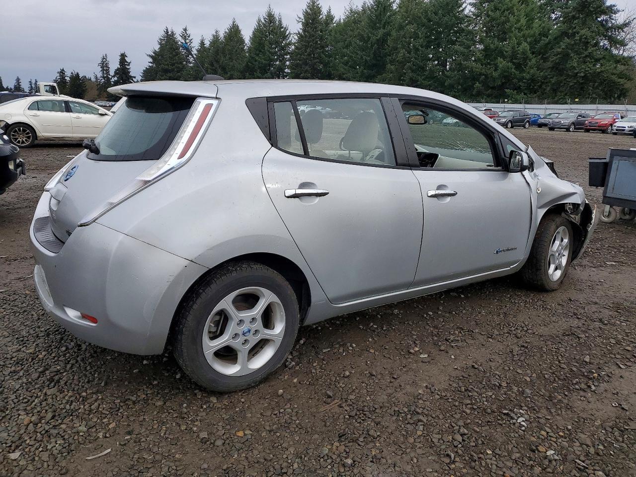 2011 NISSAN LEAF