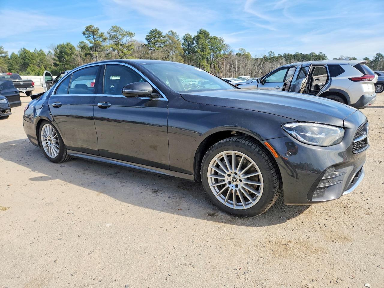 2022 MERCEDES-BENZ E-Class
