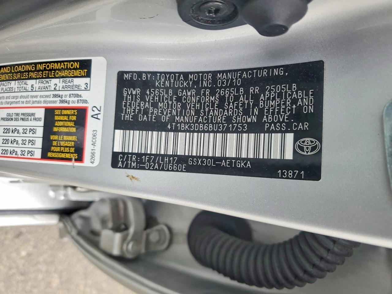 2011 TOYOTA Avalon