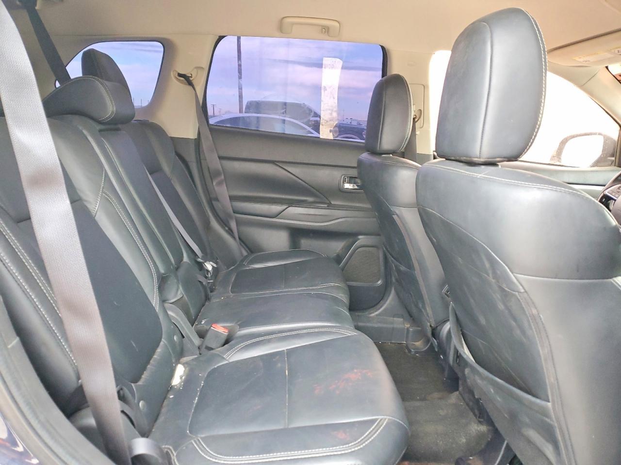 2020 MITSUBISHI outlander