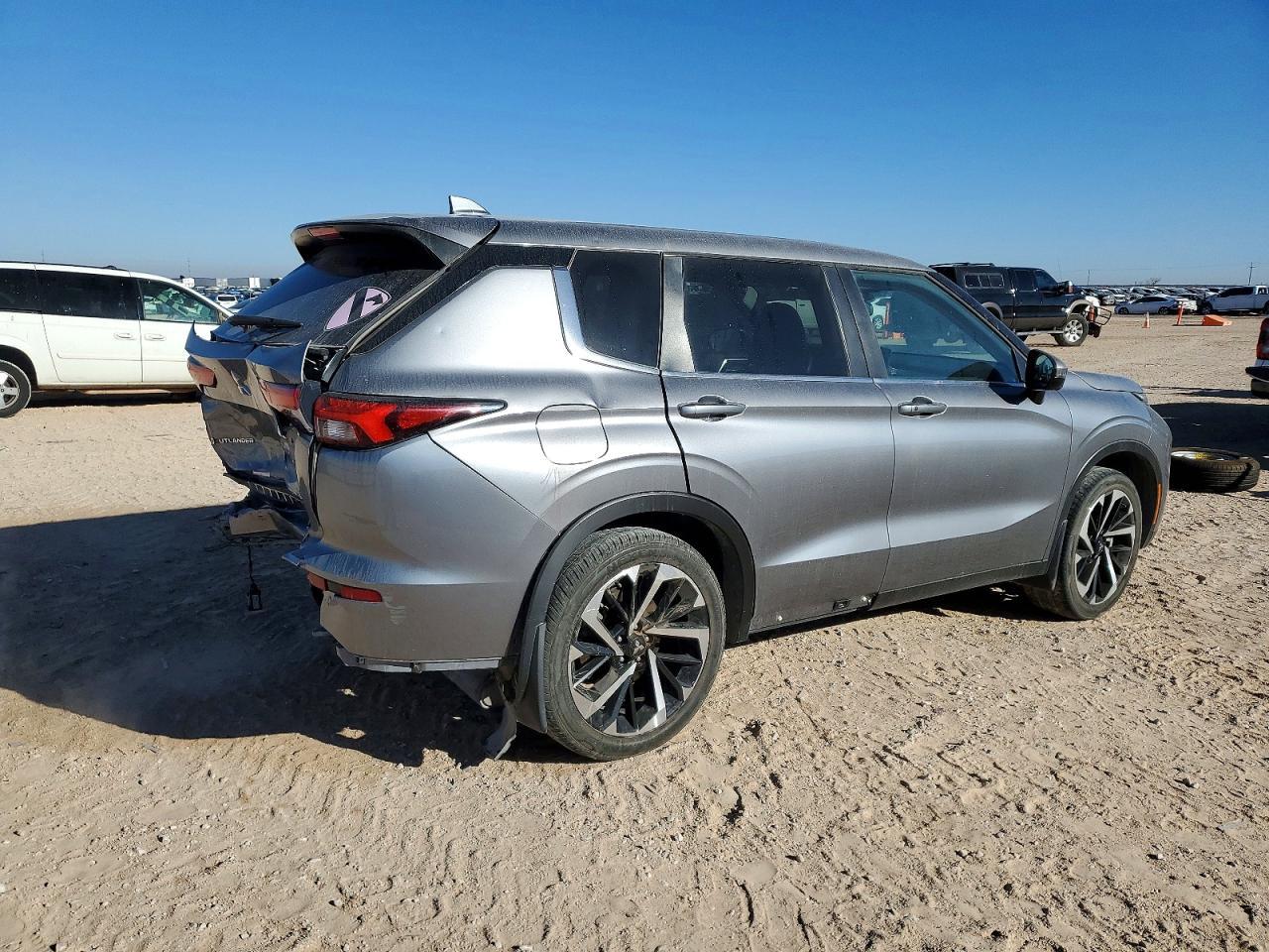 2023 MITSUBISHI outlander