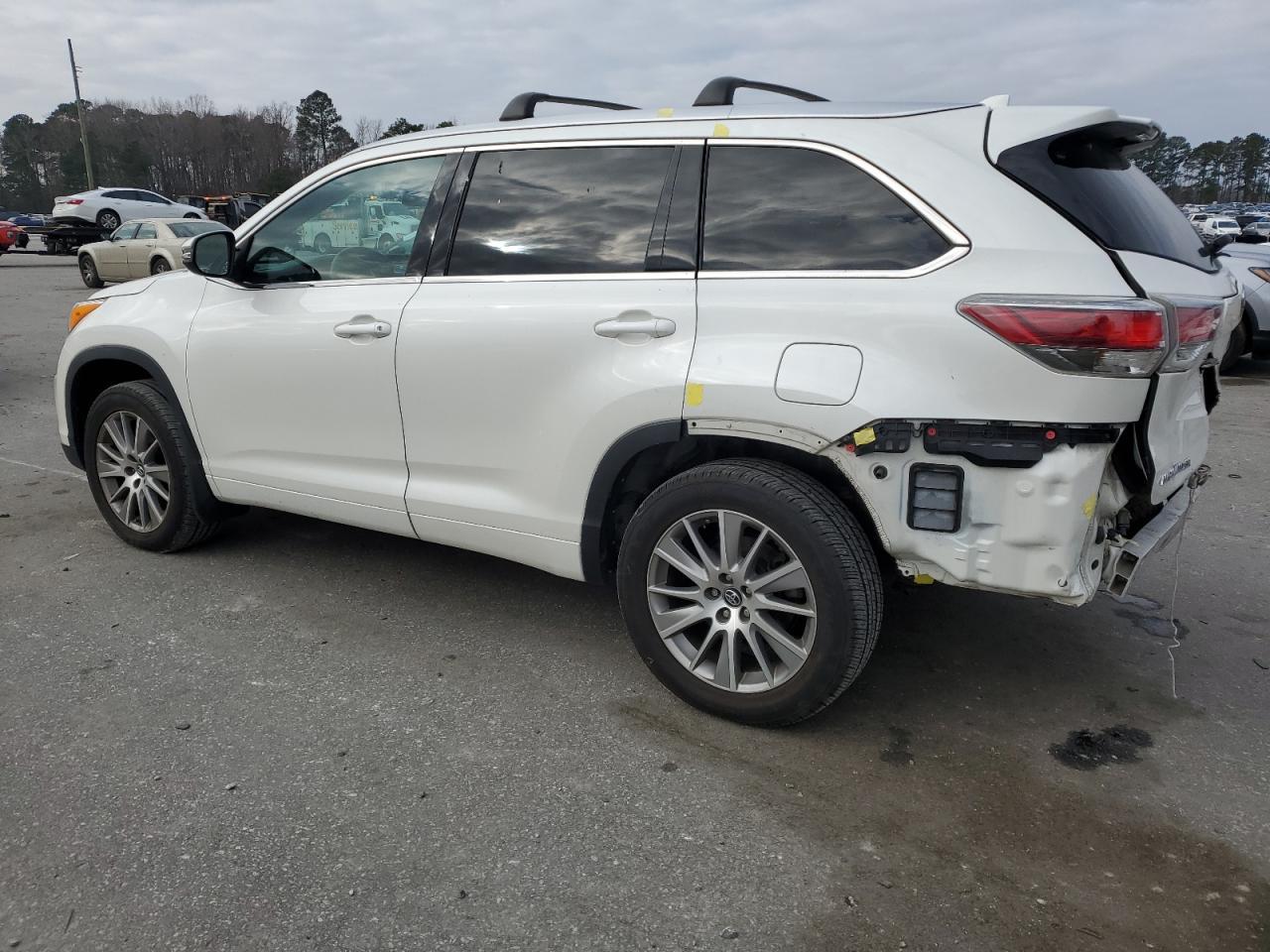2016 TOYOTA HIGHLANDER