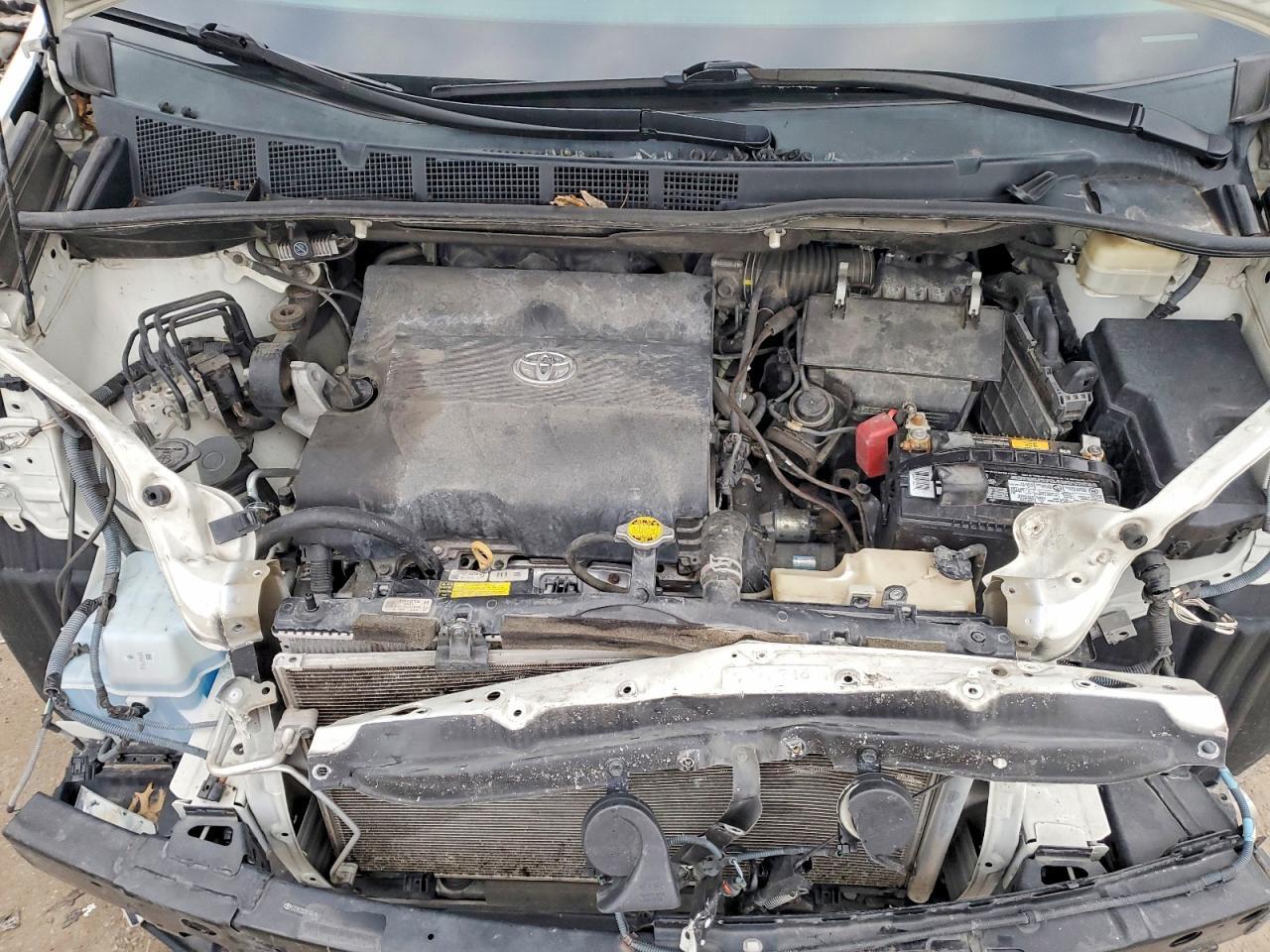 2015 TOYOTA SIENNA