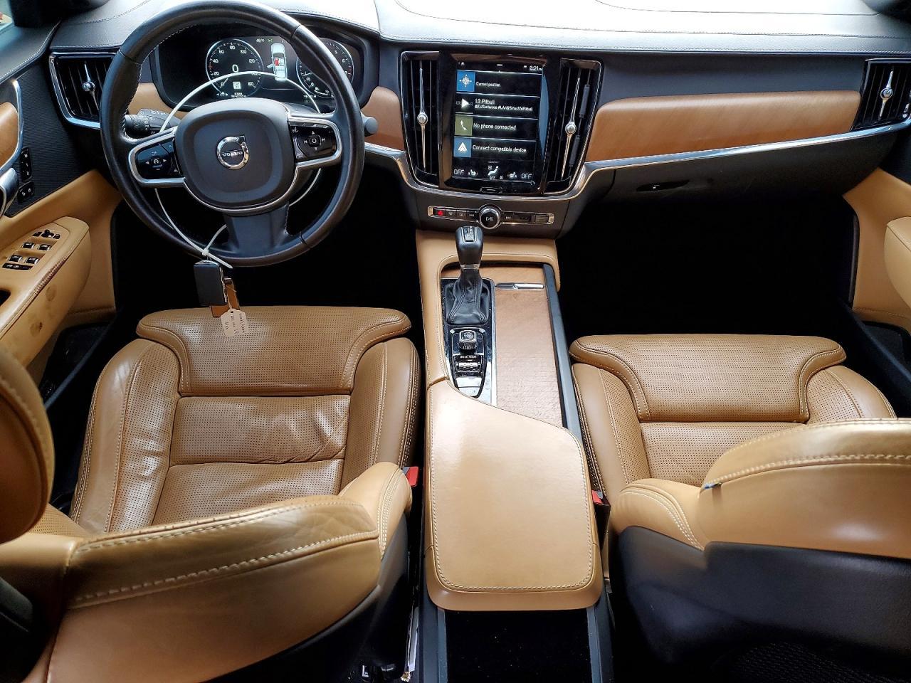 2018 VOLVO S90