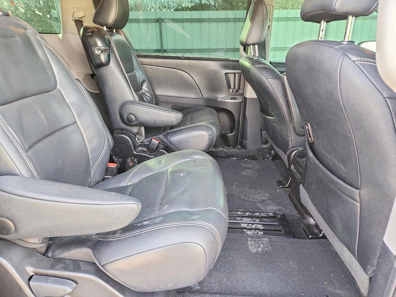 2015 TOYOTA SIENNA
