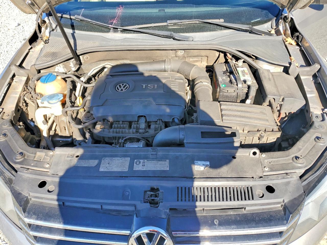 2014 VOLKSWAGEN Passat