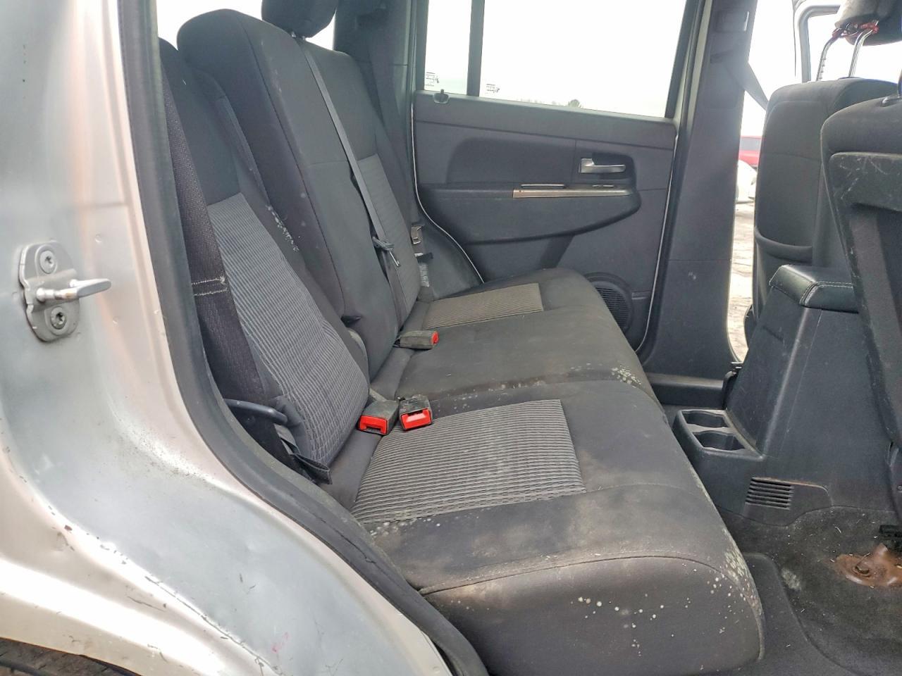 2010 JEEP Liberty