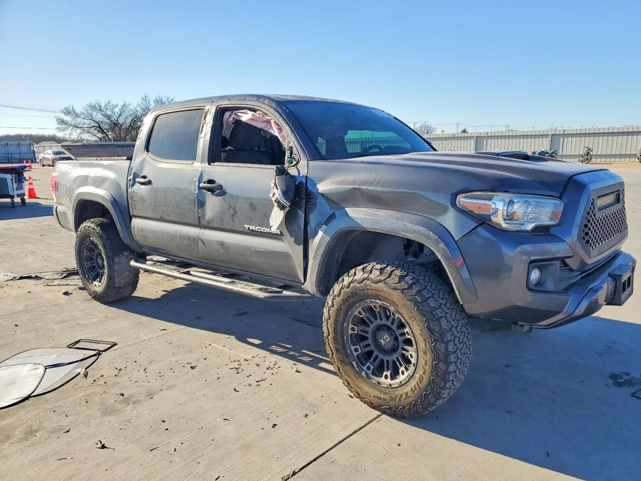 2017 TOYOTA TACOMA