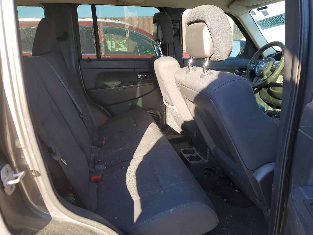 2012 JEEP Liberty