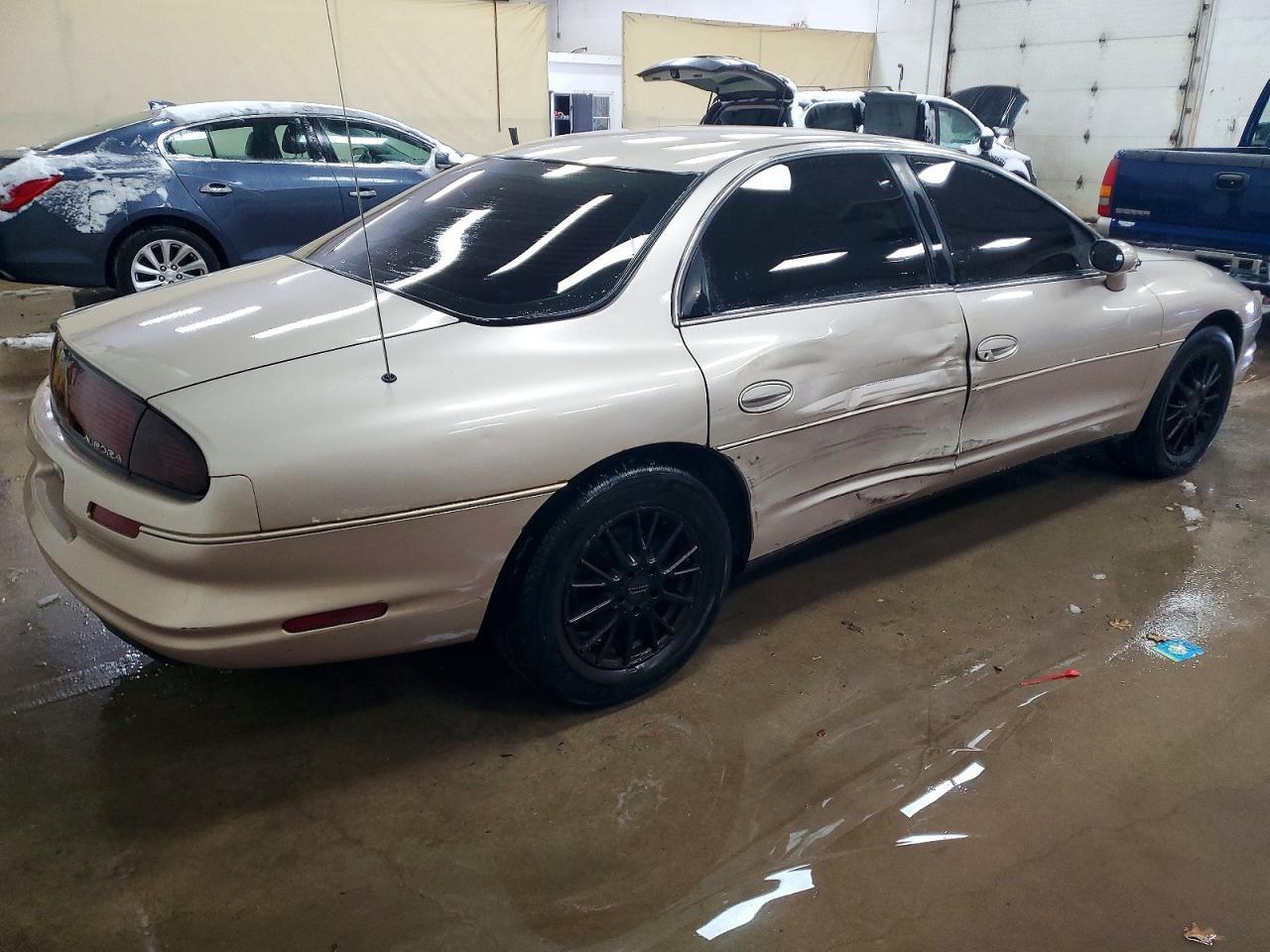 1995 OLDSMOBILE Aurora
