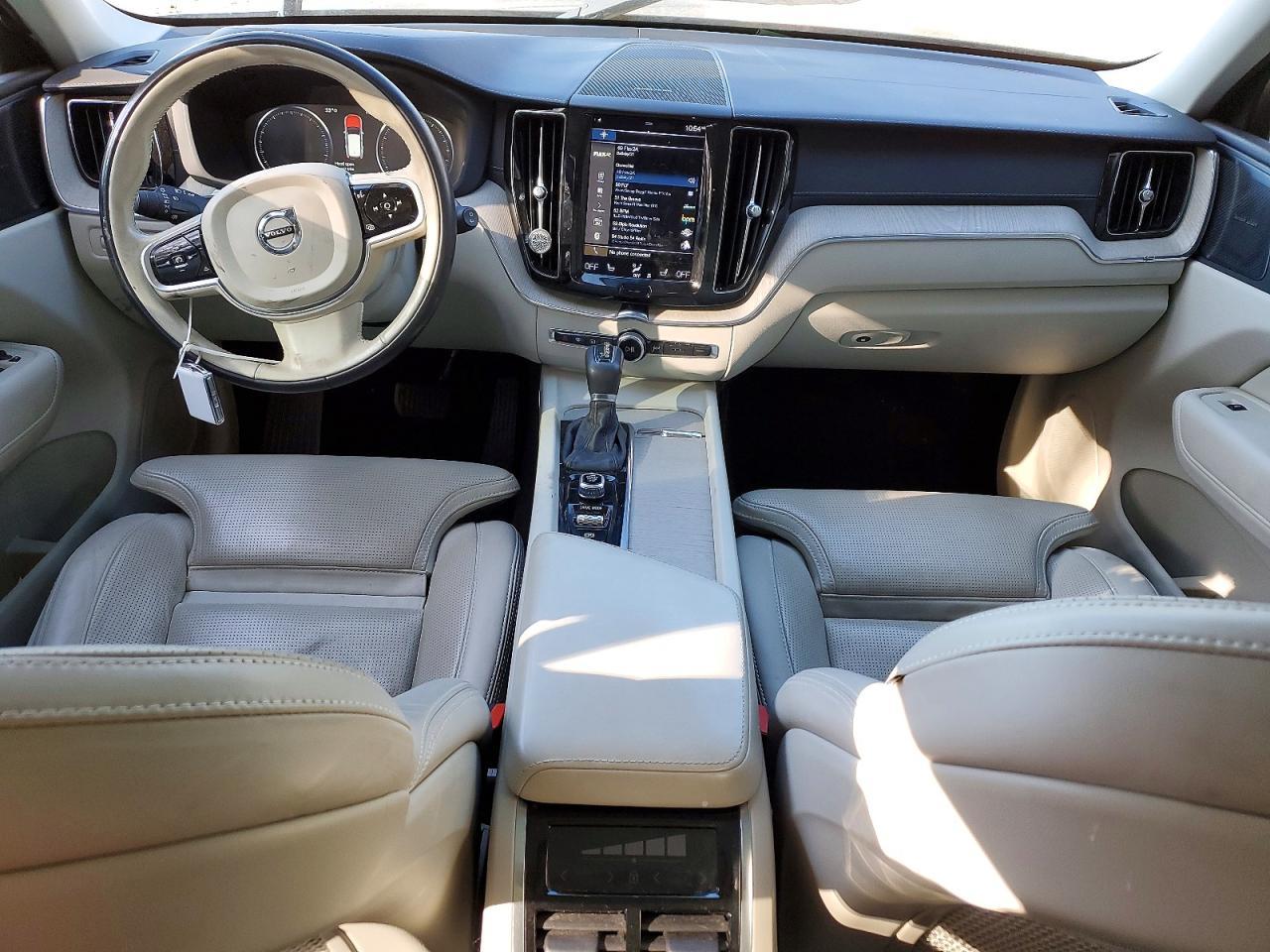 2021 VOLVO XC60