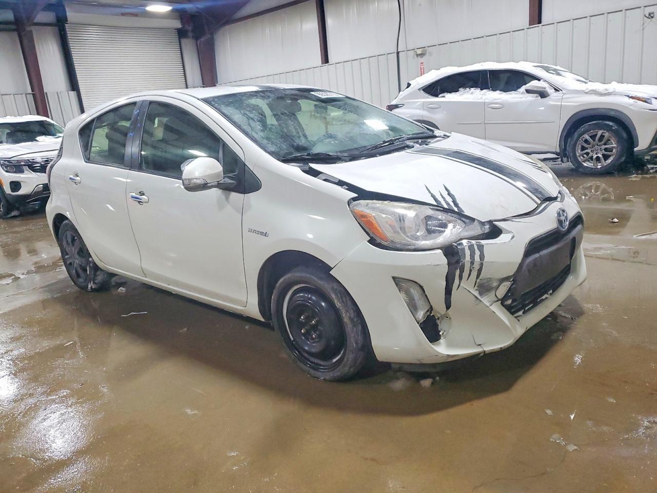 2015 TOYOTA Prius c