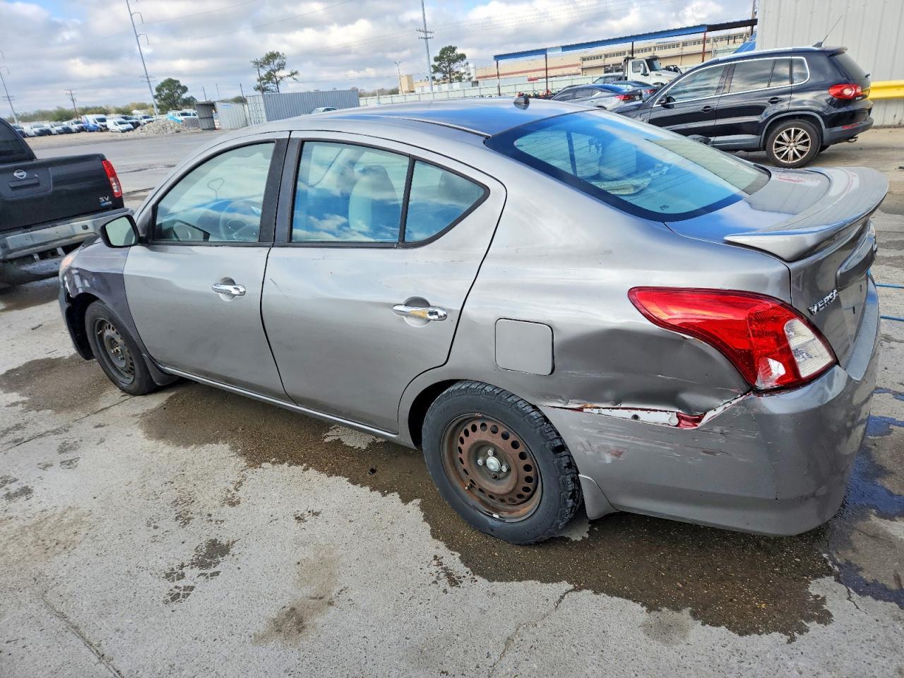2015 NISSAN VERSA