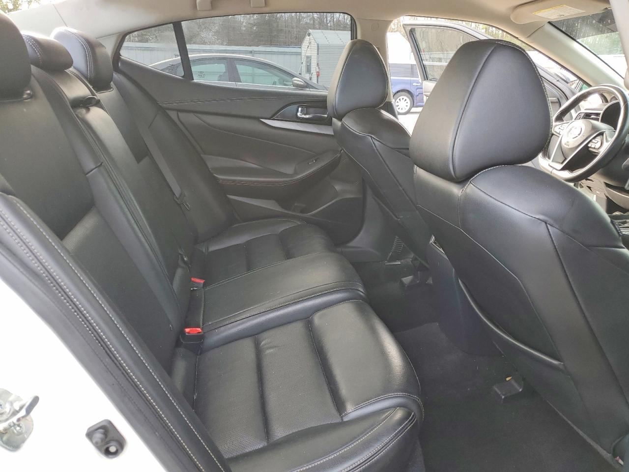 2017 NISSAN Maxima