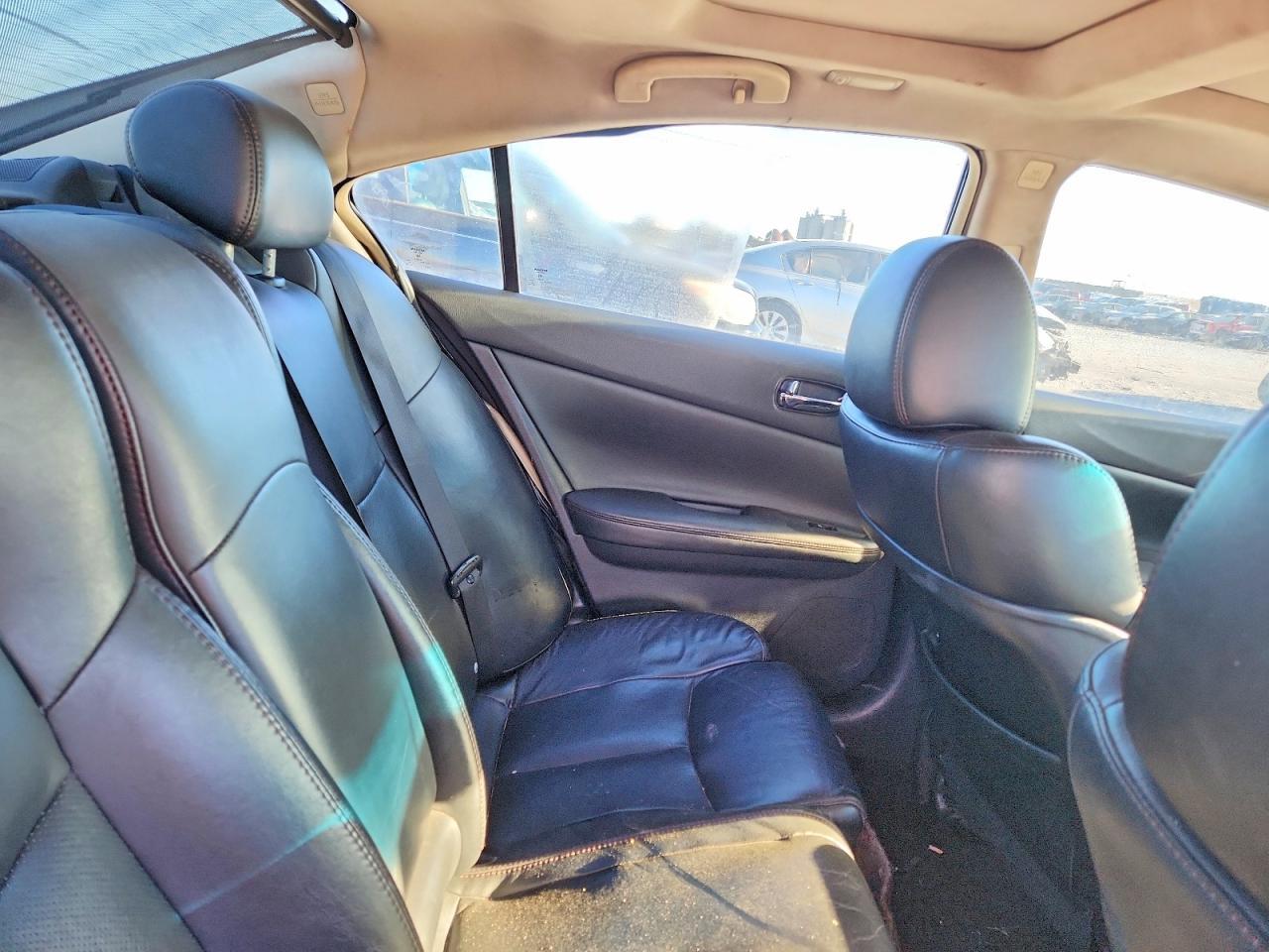 2011 NISSAN Maxima