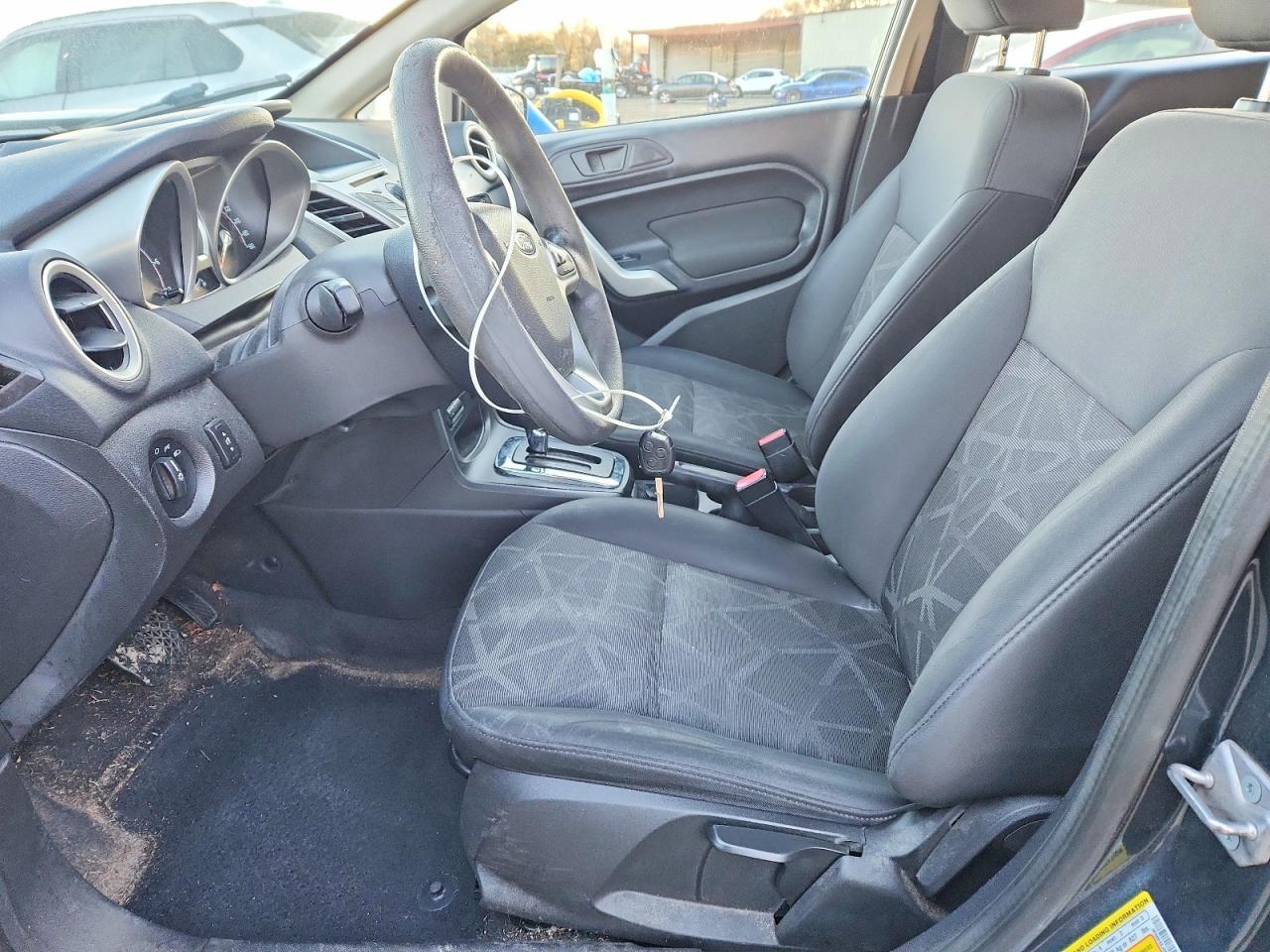 2011 FORD Fiesta
