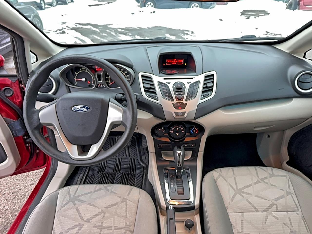 2011 FORD Fiesta