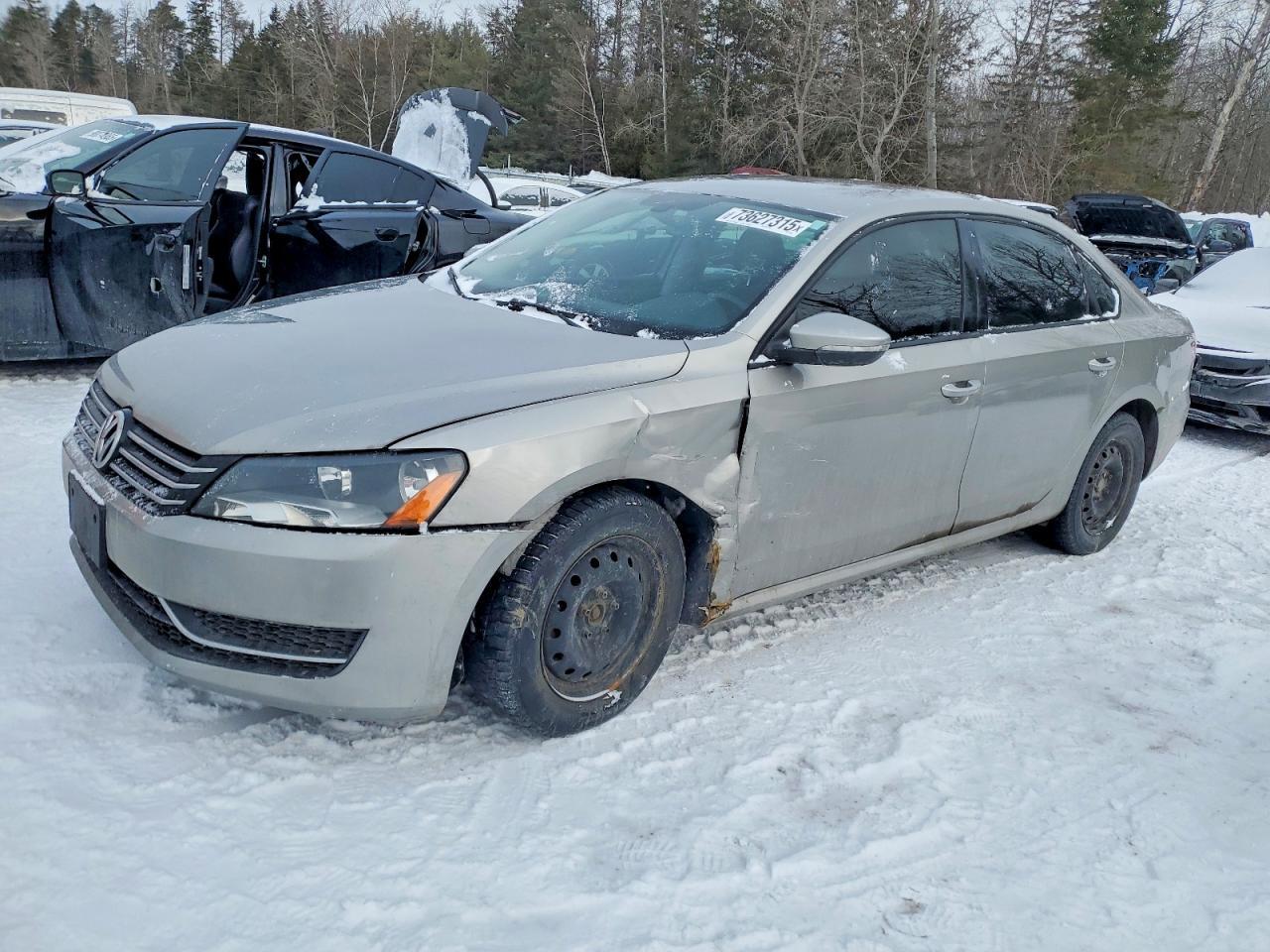 2012 VOLKSWAGEN Passat