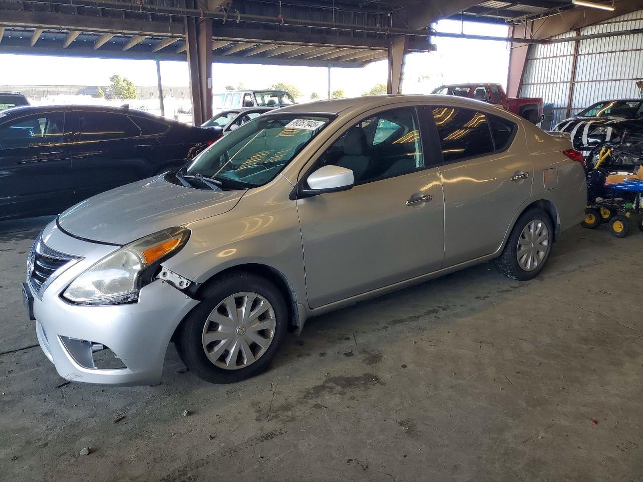 2016 NISSAN VERSA
