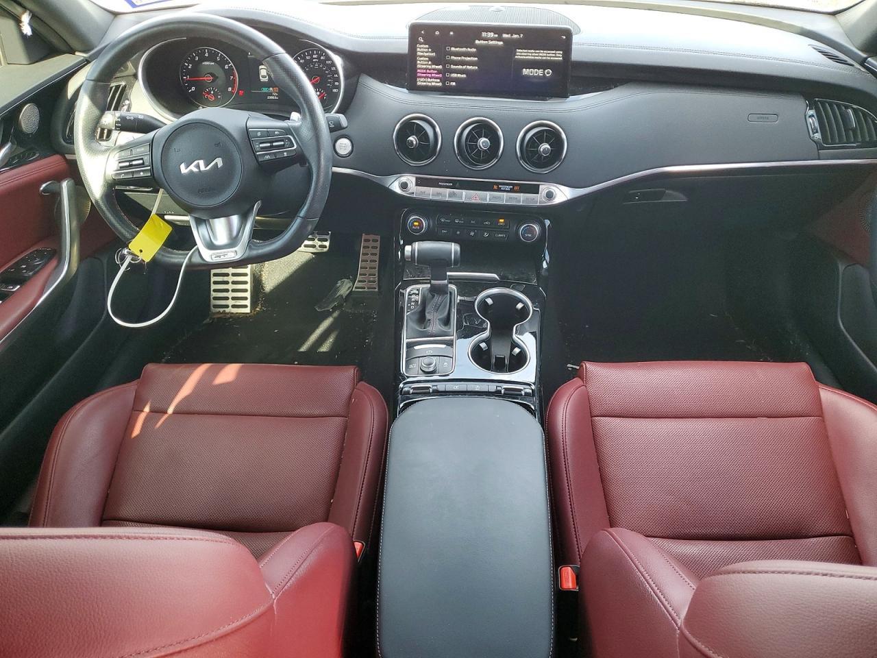 2023 KIA Stinger