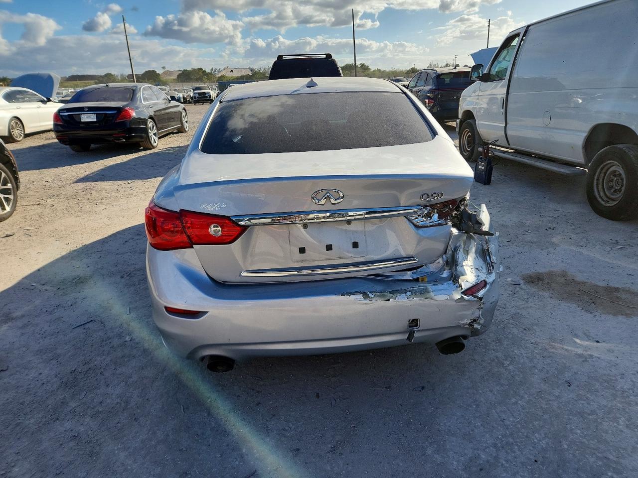 2017 INFINITI Q50