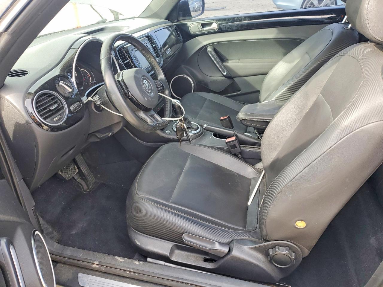 2013 VOLKSWAGEN Beetle