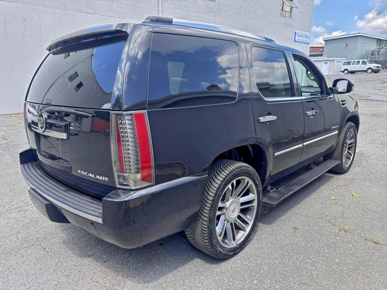 2012 CADILLAC ESCALADE