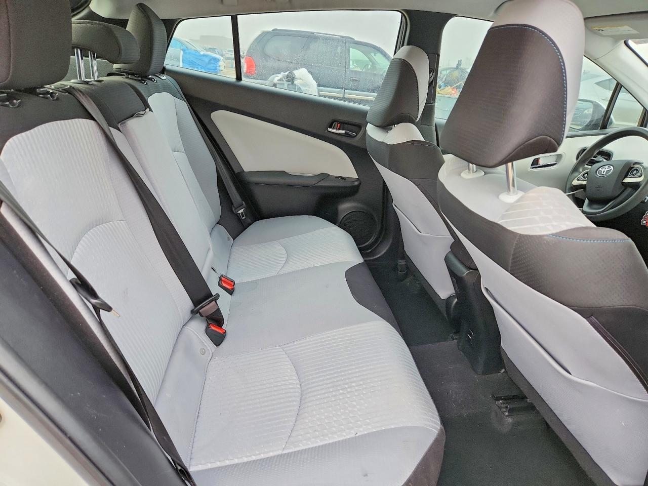 2016 TOYOTA PRIUS